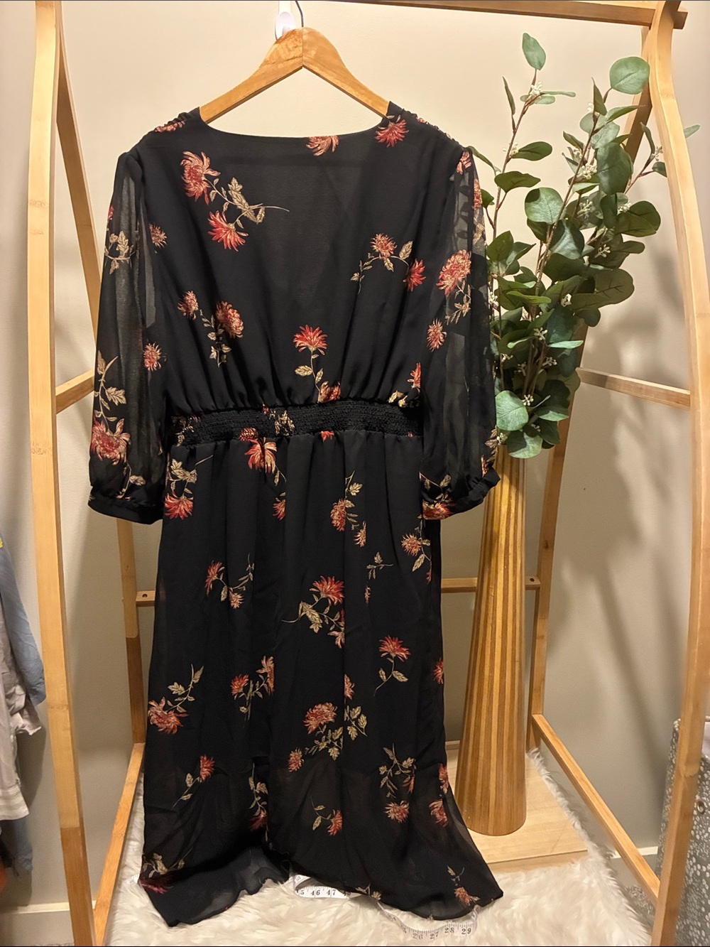 Dynamite Black Floral V-Neck Midi Dress a264 - Picture 4 of 4